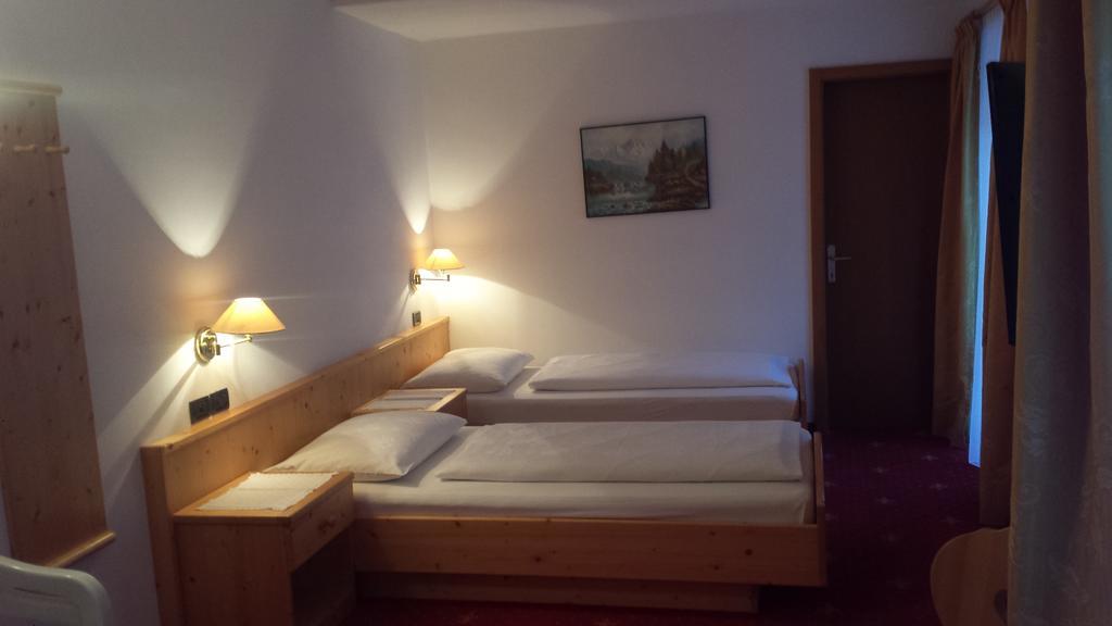 Hotel Garni Gardena - Appartments Santa Cristina Val Gardena Rom bilde