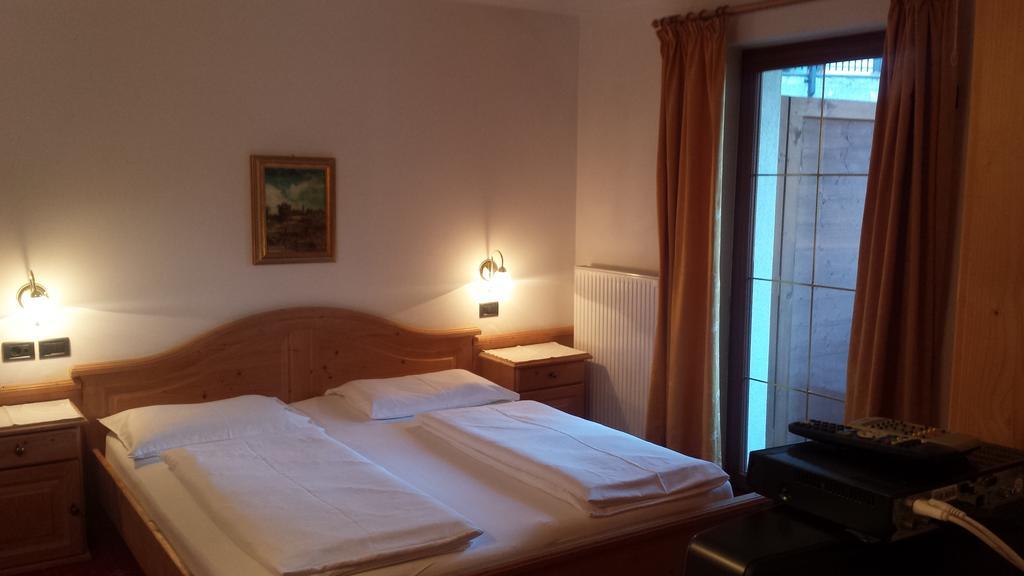 Hotel Garni Gardena - Appartments Santa Cristina Val Gardena Rom bilde