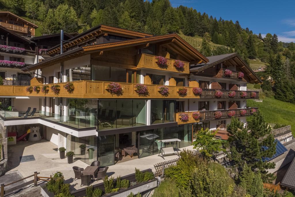 Hotel Garni Gardena - Appartments Santa Cristina Val Gardena Eksteriør bilde