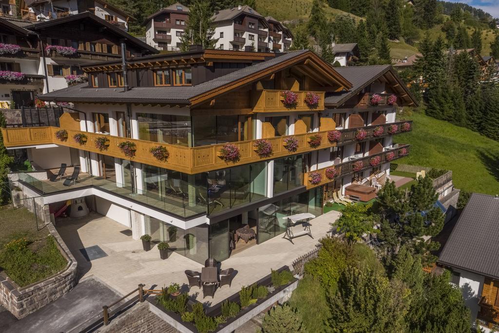 Hotel Garni Gardena - Appartments Santa Cristina Val Gardena Eksteriør bilde